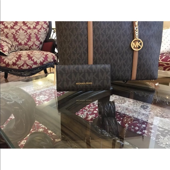2pcs Michael Kors large Signature sady&wallet - Picture 2 of 8